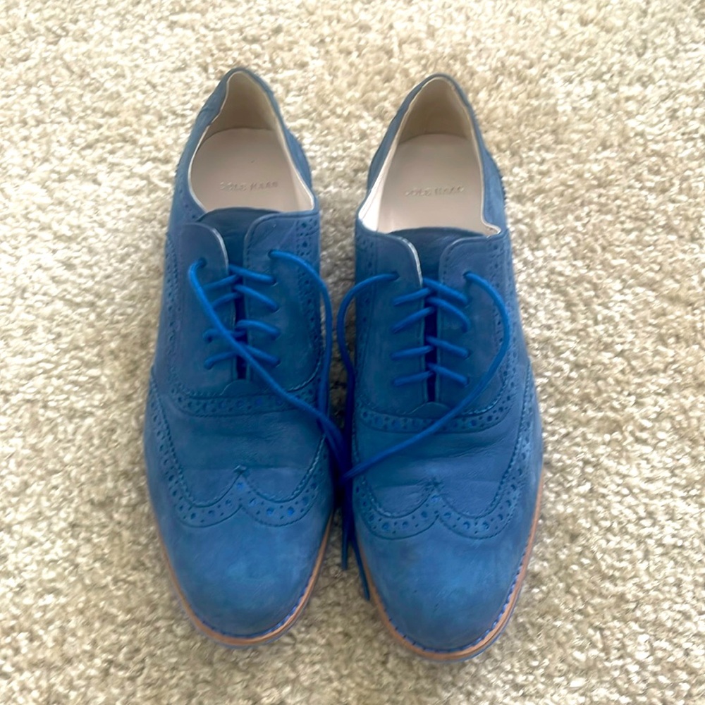 Gently worn Cole Haan shoes.